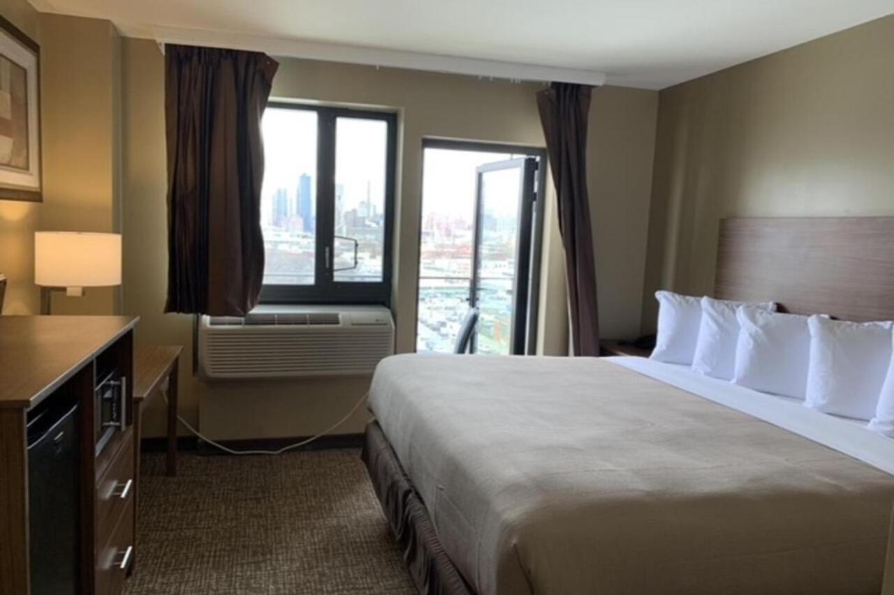 Astoria Delancy Inn & Suites Ню Йорк Екстериор снимка